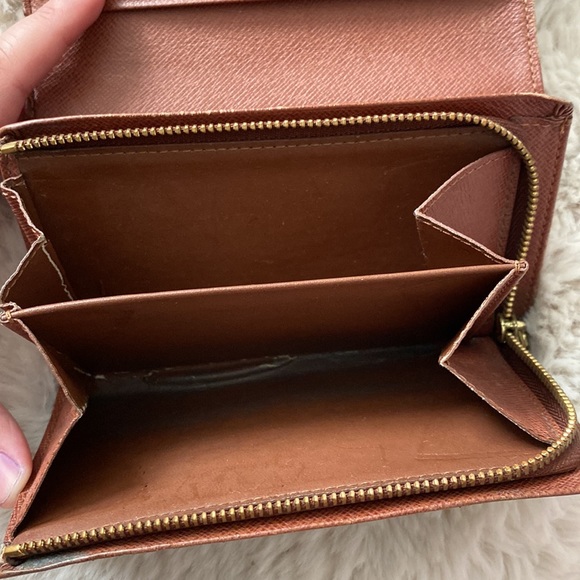 Louis Vuitton Wallet - Picture 6 of 9